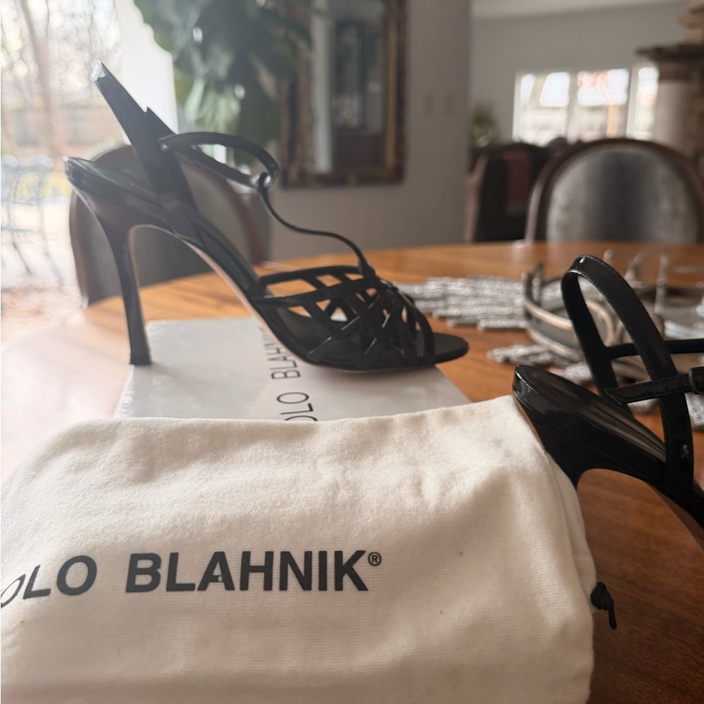 Manolo Blahnik Ckitty - Picture 3 of 4